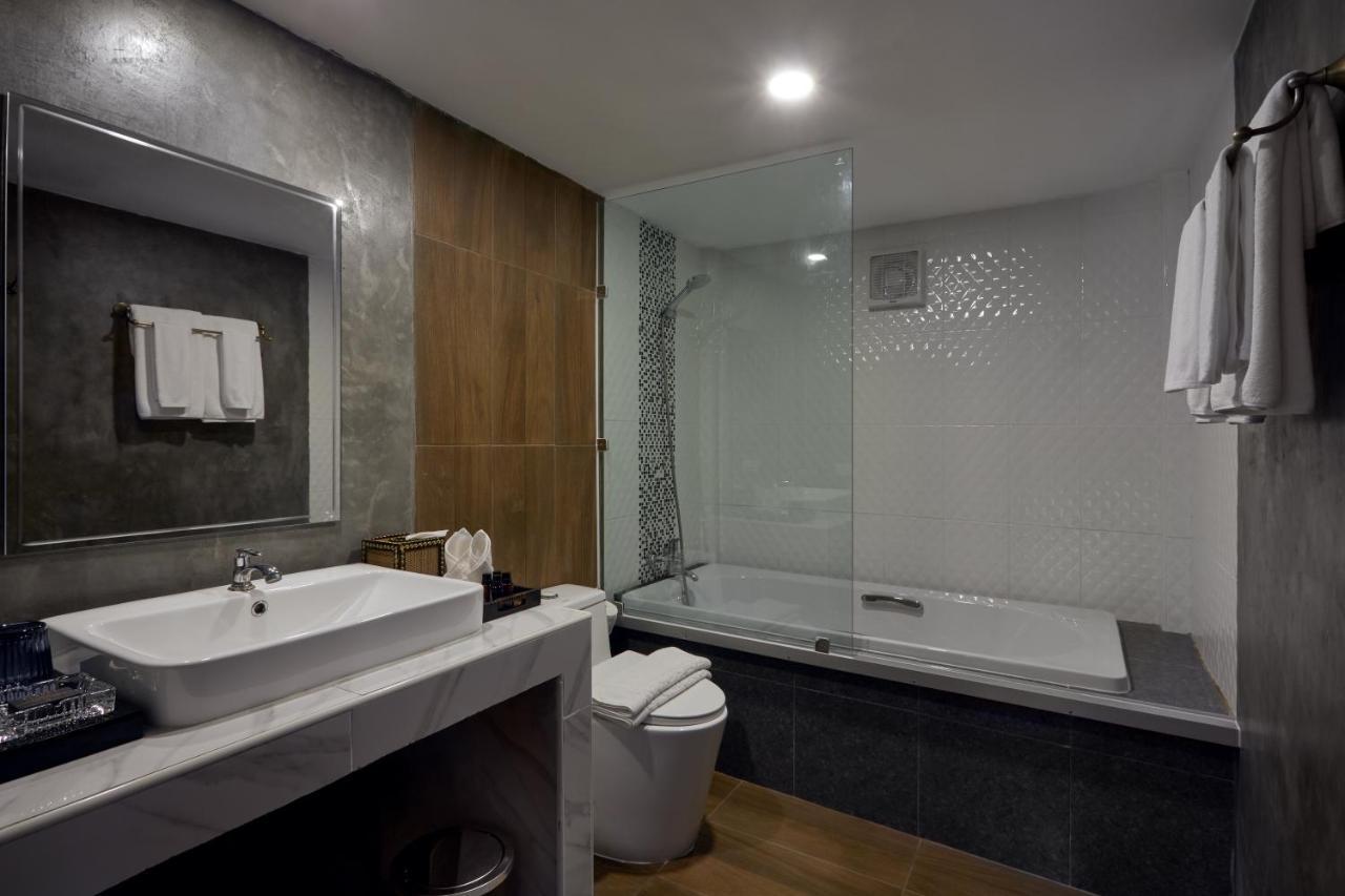 Chinoiserie Collection Resort And Spa Nai Harn Buitenkant foto